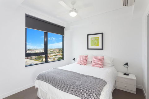 Keeping Cool On Connor - Executive 2BR Fortitude Valley Apartment With Pool And Views - Holiday Byron Bay 3