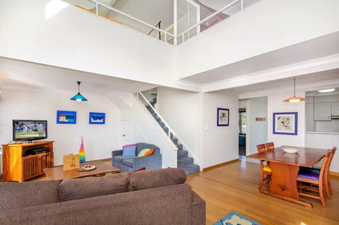 Kendall Beach Apartments 5 - Belongil Beach - Holiday Byron Bay 1