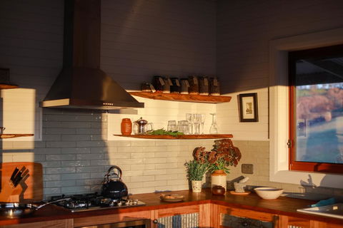 Kestrel Nest EcoHut - Holiday Byron Bay 1