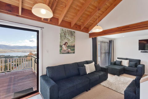Kestrels Rest 1/116 Gippsland Street - Holiday Byron Bay 0