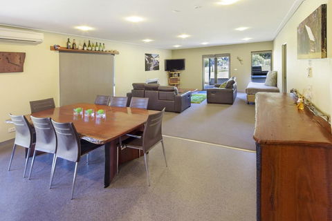 Kickenback Lodge - Holiday Byron Bay 2
