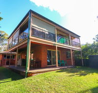 Kingfisher LakeHouse - Holiday Byron Bay