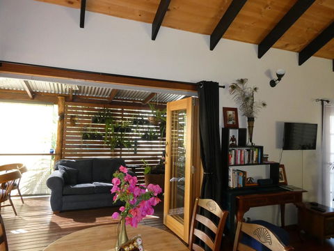 Kookaburra Cottage At Uralba Eco Cottages - Holiday Byron Bay 3