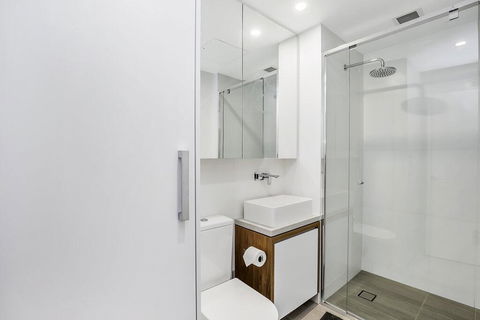 KOZYGURU FORTITUDE VALLEY 2 BED DESIGNER APT + FREE PARKING QFV179-803 - Holiday Byron Bay 1