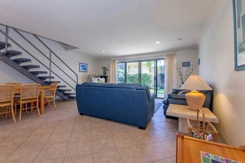 Kristie Court, 2/7 Weatherly Close - Holiday Byron Bay 1