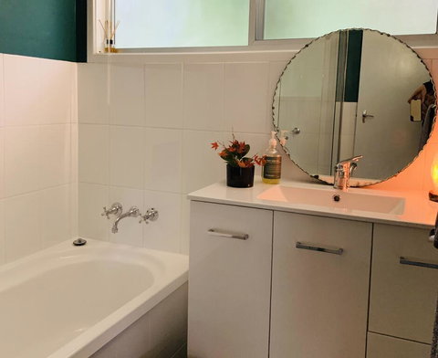 Kurrajong Heights Cottage - Holiday Byron Bay 1