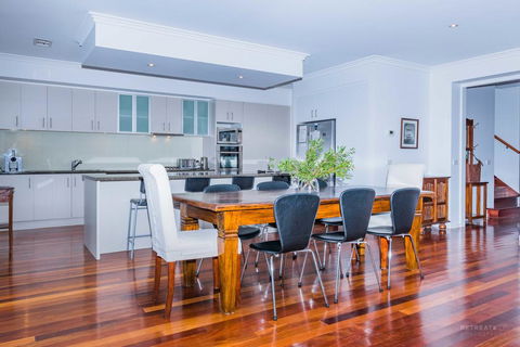 Lahinch Mews - Family Bookings Only - Holiday Byron Bay 0