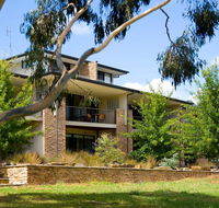 Lake Daylesford Lodge 4 - Holiday Byron Bay
