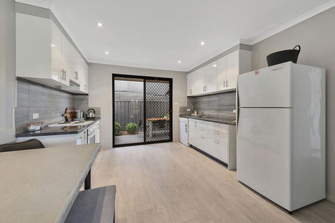 Lake Escape On Pool Avenue - Holiday Byron Bay 1