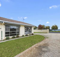Lake Escape on Pool Avenue - Holiday Byron Bay
