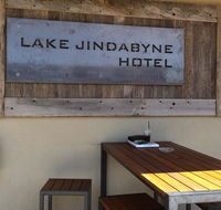 Lake Jindabyne Hotel - Holiday Byron Bay