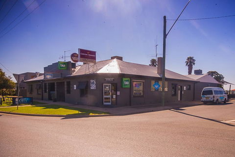 Lake Mulwala Hotel Motel - Holiday Byron Bay 0