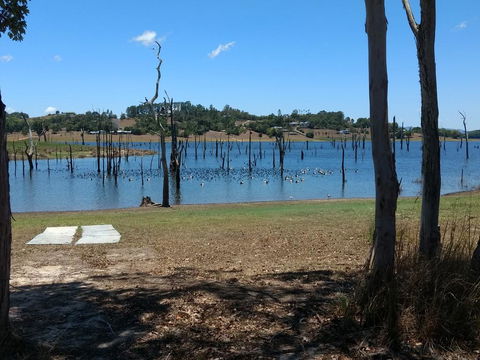Lake Tinaroo Waterfrontage - Holiday Byron Bay 2