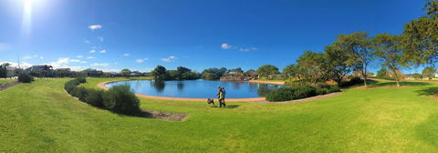Lakeside Fun House Near The Swan Valley - Holiday Byron Bay 1