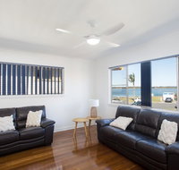 Lakeside Retreat - Holiday Byron Bay