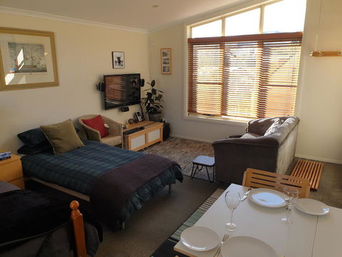 Lakeside Studio - Holiday Byron Bay 2
