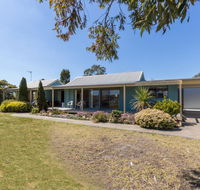 Lakeview - Waterviews on Newlands Arm - Holiday Byron Bay