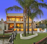 Lang Street Luxury Retreat - Mulwala - Holiday Byron Bay