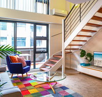 Light-filled loft best location in Sydney - Holiday Byron Bay