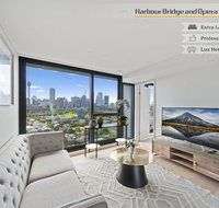 Luxurious Harbour Bridge and Opera House Views apt - Holiday Byron Bay