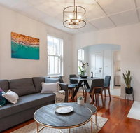 Luxurious Heritage Home with Harbour Bridge Views - Holiday Byron Bay