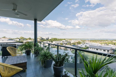 Luxury & Location - Sea Views With Modern Class ! - Holiday Byron Bay 3