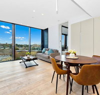 Luxury and Right next to the Central station  Shopping Center - Holiday Byron Bay