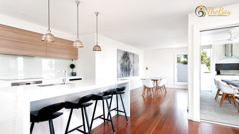 Luxury In Corlette - 4 Drungall Ave - Holiday Byron Bay 2