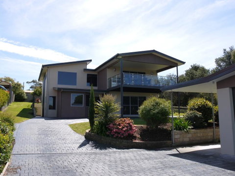 Luxury Near Old Pier Beach - Holiday Byron Bay 1