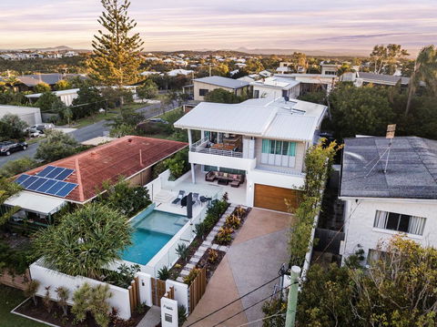 Luxury Tropical Haven - Pacific Avenue, Sunshine Beach - Holiday Byron Bay 1