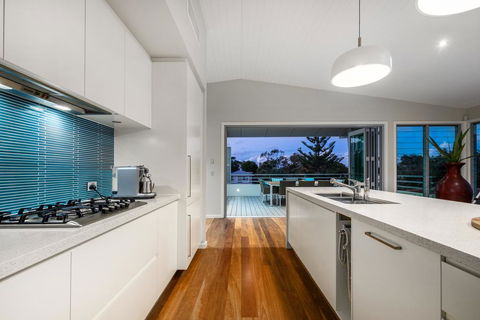 Luxury Tropical Haven - Pacific Avenue, Sunshine Beach - Holiday Byron Bay 2