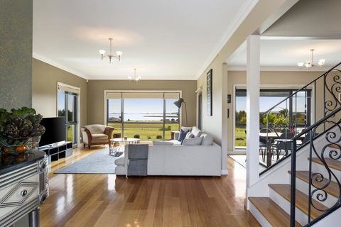 LUXURY WATERFRONT FAMILY HOME-TASMANIA (I)-L'Abode - Holiday Byron Bay 0