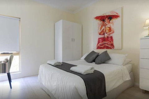 M102 Studio Gem In West Perth Free Tranzit Zone - Holiday Byron Bay 0