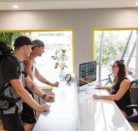 Mad Monkey Backpackers Village - Holiday Byron Bay