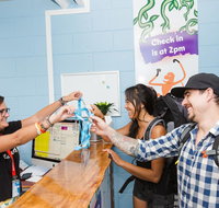 Mad Monkey Backpackers Waterfront - Holiday Byron Bay