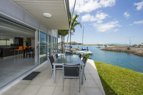 Magnetic Docks Townhouse 1 - Holiday Byron Bay 0