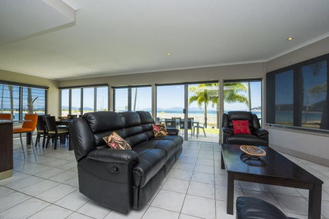 Magnetic Docks Townhouse 1 - Holiday Byron Bay 2