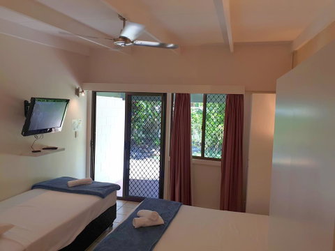 Magnetic Island Resort, Sleeps 3, Free WIFI - Holiday Byron Bay 0