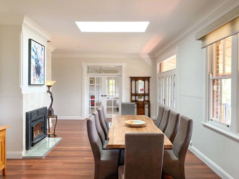 Magnificent COTILLION C1920 Federation Brilliance - Holiday Byron Bay 1