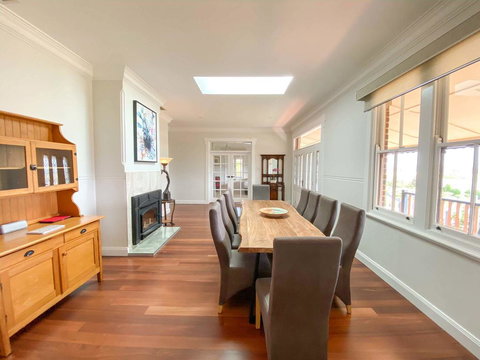 Magnificent COTILLION C1920 Federation Brilliance - Holiday Byron Bay 3