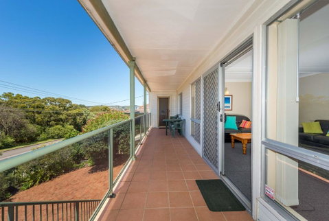 Marine Dr 22 - Fingal Bay - Holiday Byron Bay 0