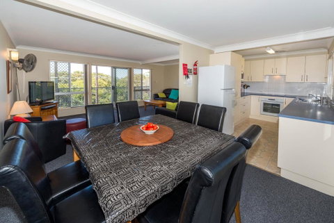 Marine Dr 22 - Fingal Bay - Holiday Byron Bay 2