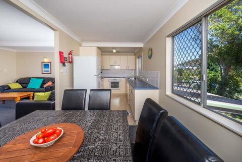 Marine Dr 22 - Fingal Bay - Holiday Byron Bay 3