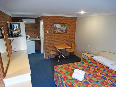 MAS Country Colonial Motor Inn - Holiday Byron Bay 1