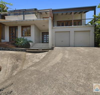 Mcauleys Beach House - Holiday Byron Bay