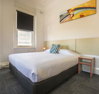 Melton Hotel Auburn - Holiday Byron Bay