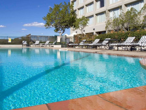Mercure Sydney Parramatta - Holiday Byron Bay 3