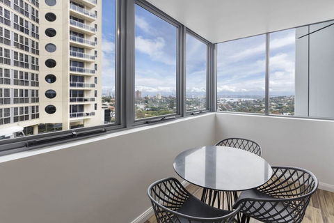 Meriton Suites Bondi Junction - Holiday Byron Bay 3