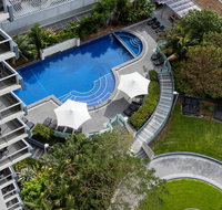 Meriton Suites Broadbeach - Holiday Byron Bay