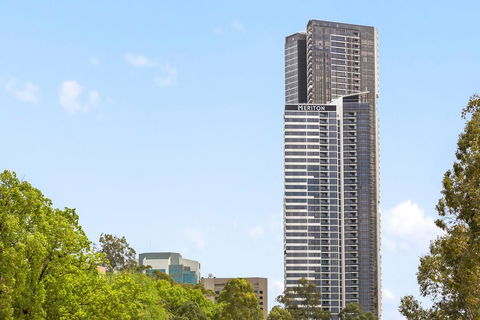 Meriton Suites Church Street, Parramatta - Holiday Byron Bay 1